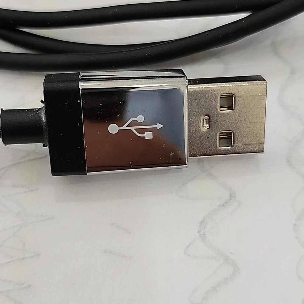 First Generation iPhone Charger - Picture 4 of 7
